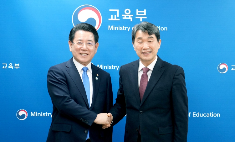 김영록 전남도지사, 교육부에 “전라남도 국립의대를 반드시 신설하고, 의대정원 최우선 배정” 강력 촉구 기사 이미지